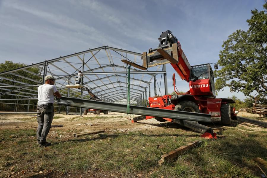 sas Goudal, construction d'un bâtiment
